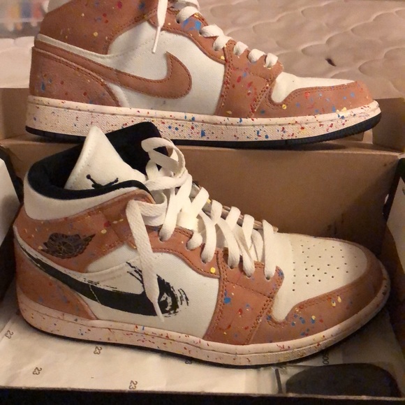 Jordan1 mid Brushstroke - Picture 3 of 9